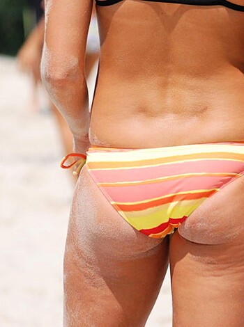 Beach Volleyball ass shots - Photo 7