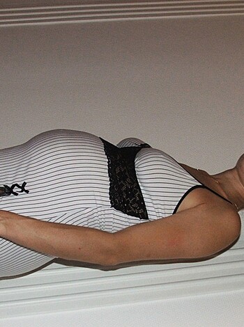Young Amateur Pregnant Girl - Photo 12