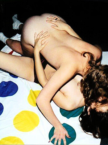 Amateurs Girl Play Sexy Twister - Photo 19