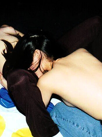 Amateurs Girl Play Sexy Twister - Photo 48