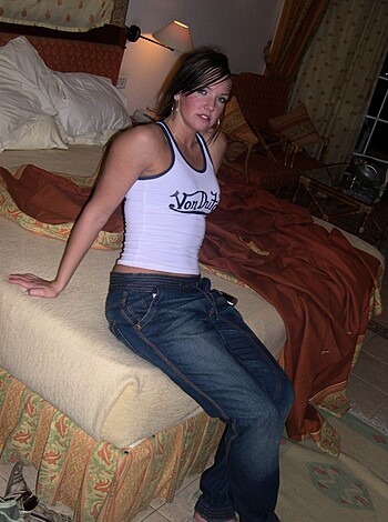 Amateur Swedish girl and her small tits - Photo 8