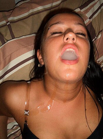 Chick with tight ass playing with her toy! - Photo 28