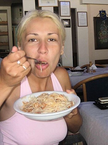 Young couples at holiday ( topless pics ) - Photo 3