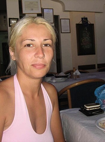 Young couples at holiday ( topless pics ) - Photo 2
