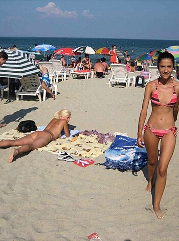 Young couples at holiday ( topless pics ) - Photo 4