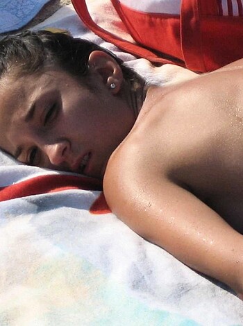 Young couples at holiday ( topless pics ) - Photo 14