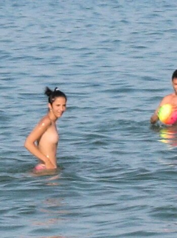 Young couples at holiday ( topless pics ) - Photo 19