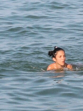 Young couples at holiday ( topless pics ) - Photo 21