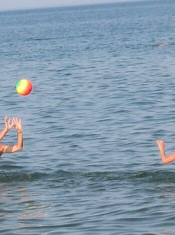Young couples at holiday ( topless pics ) - Photo 28