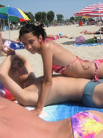 Young couples at holiday ( topless pics ) - Photo 44