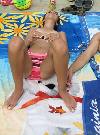 Young couples at holiday ( topless pics ) - Photo 43