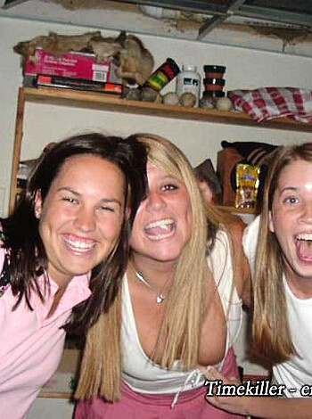GIRLS at PARTY- Drunk teenagers - Amateurs pics 28 - Photo 36