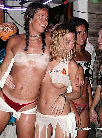 GIRLS at PARTY- Drunk teenagers - Amateurs pics 28 - Photo 49