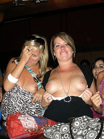 Young Girls and night party flashers  - Photo 22