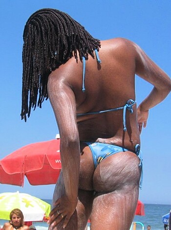 Gorgeous Beach Bikini Candids  - Photo 6