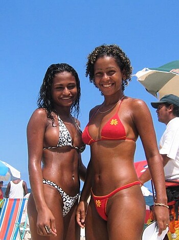 Gorgeous Beach Bikini Candids  - Photo 19