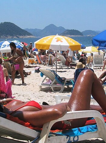 Gorgeous Beach Bikini Candids  - Photo 20