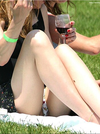 UPSKIRT pictures for real VOYEUR - Photo 7