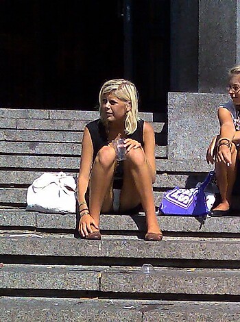 UPSKIRT pictures for real VOYEUR - Photo 14