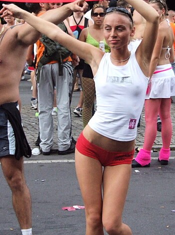 UPSKIRT pictures for real VOYEUR - Photo 15