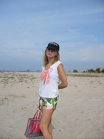 TEEN ON NUDIST BEACH HOLIDAY AMATEUR SET  - Photo 7