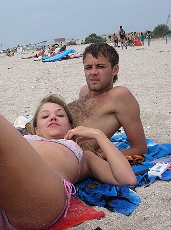TEEN ON NUDIST BEACH HOLIDAY AMATEUR SET  - Photo 9