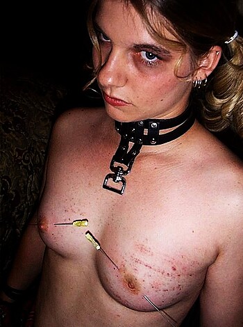 Slave girl and torture needle - Photo 12