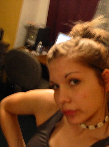Ex girlfriend  - Photo 7