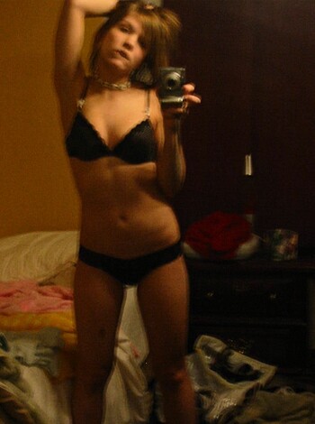 Ex girlfriend  - Photo 17