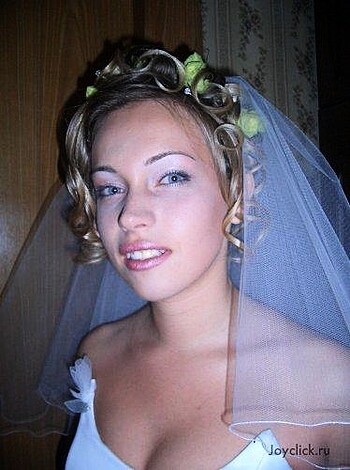 Russian brides pose  - Photo 27