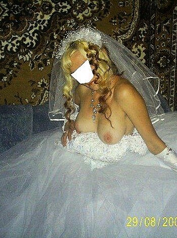Russian brides pose  - Photo 36