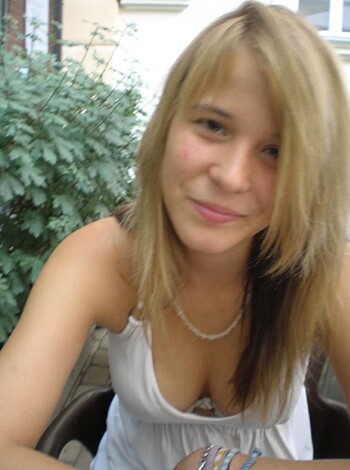Blonde Girlfiend at beach - Photo 10