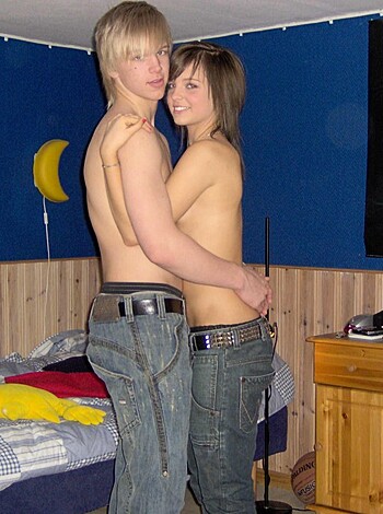 first time young couple  - Photo 4