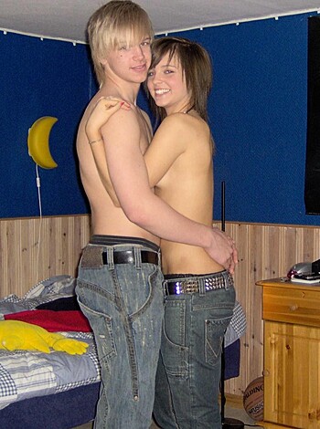 first time young couple  - Photo 5