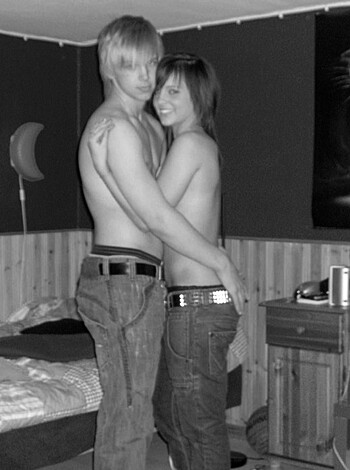 first time young couple  - Photo 11