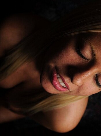 nice blonde amateur teen posing  - Photo 12