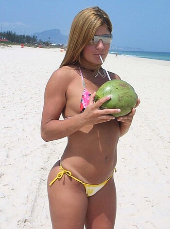 blonde cutie with hot tanlines at beach - Photo 6