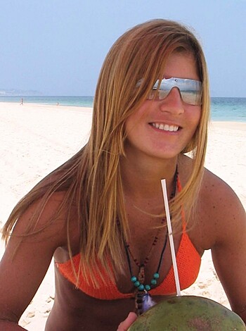 blonde cutie with hot tanlines at beach - Photo 10