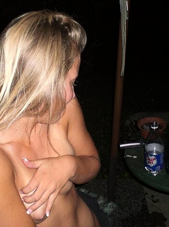 Drunk teen girls party - Photo 5