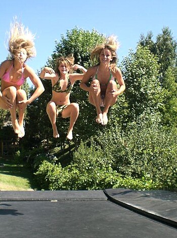 Drunk teen girls party - Photo 20