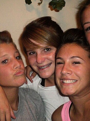Drunk teen girls party - Photo 43
