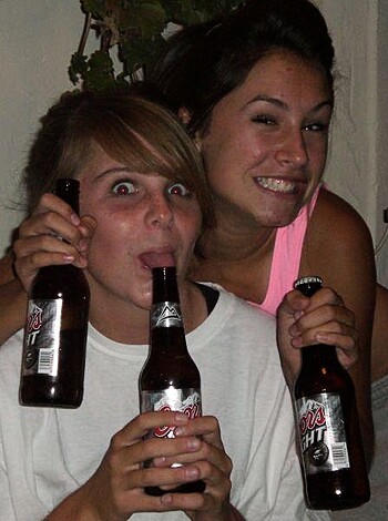Drunk teen girls party - Photo 47
