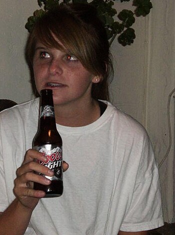Drunk teen girls party - Photo 46