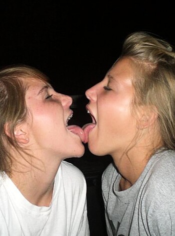 Drunk teen girls party - Photo 67