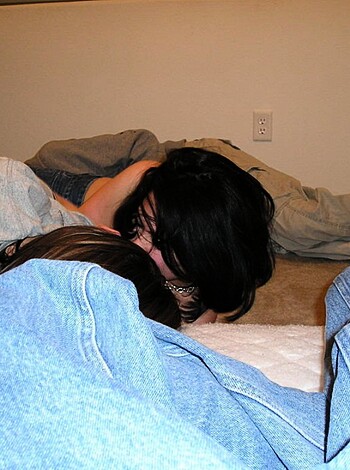 Lesbian amateur drunks - Photo 13