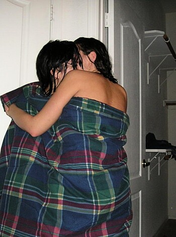 Lesbian amateur drunks - Photo 37