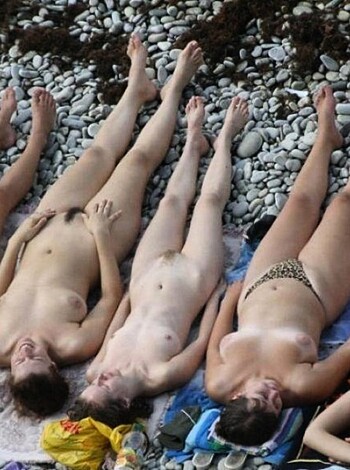 I Love the Nudist Beach  - Photo 7
