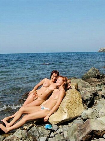 I Love the Nudist Beach  - Photo 10