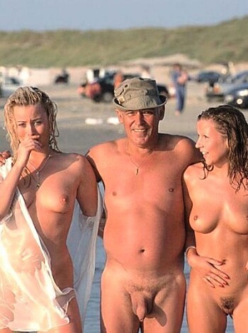 I Love the Nudist Beach  - Photo 23