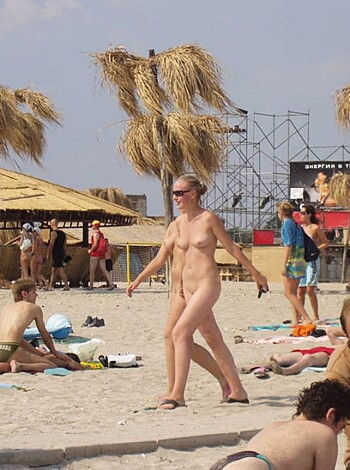 I Love the Nudist Beach  - Photo 45